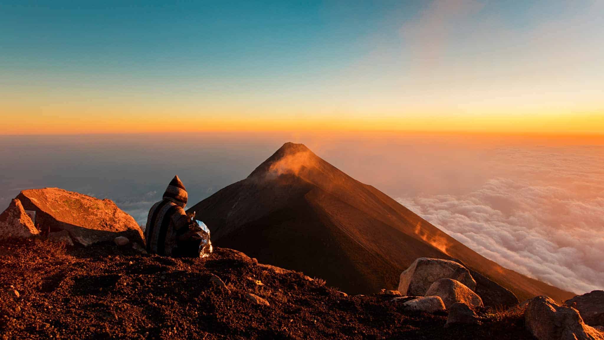 The ULTIMATE guide to the Acatenango Volcano hike, Guatemala - Discoveny